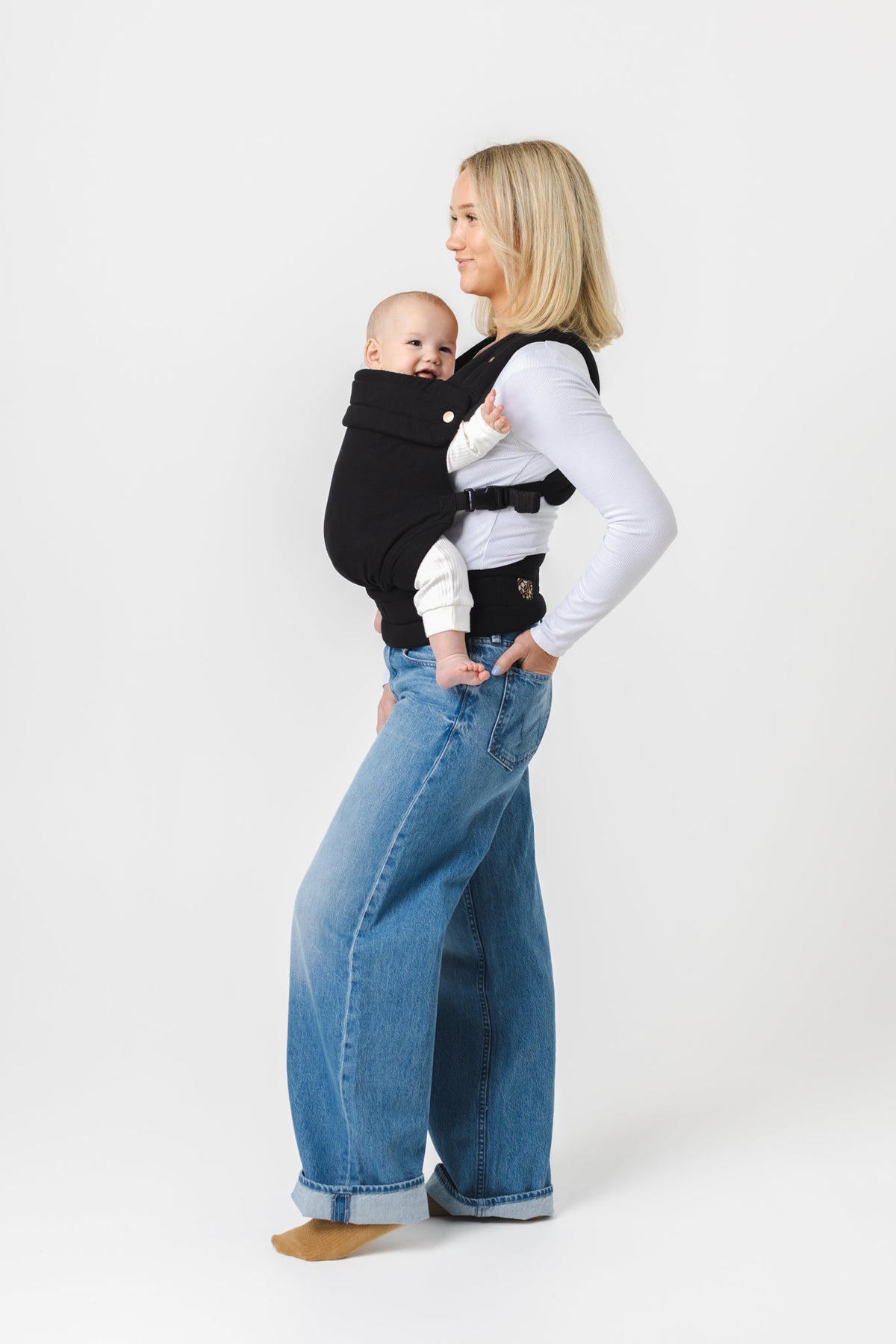 The Monarch Baby Carrier - Ebony