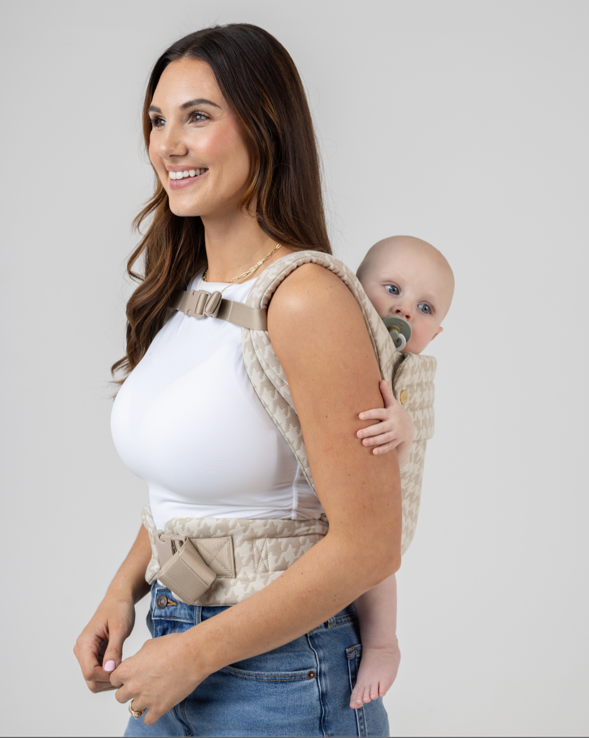 The Monarch Carrier Chest Clip - Mocha